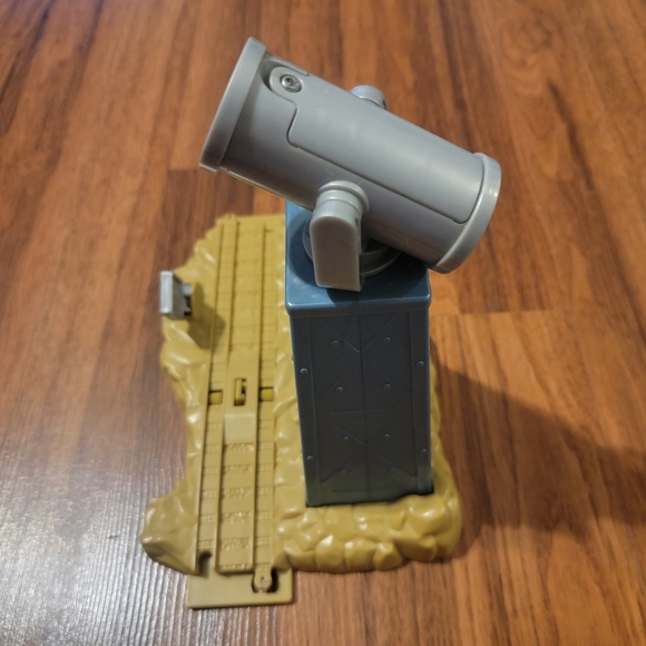 Thomas & Friends Sodor Search Light Spotlight Tower SSRC Train 2010 - Picture 2 of 3